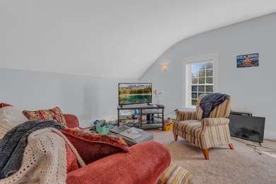 Seller offering 5K closing credit. Perfect opportunity to live - photo 37