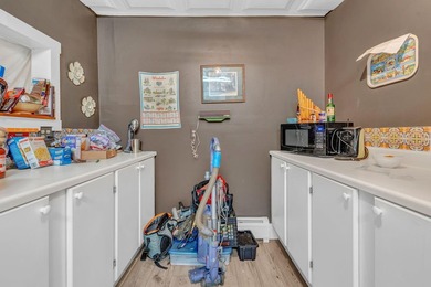 Seller offering 5K closing credit. Perfect opportunity to live - photo 41