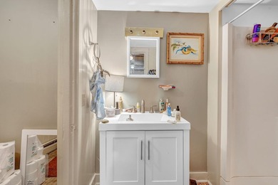 Seller offering 5K closing credit. Perfect opportunity to live - photo 46