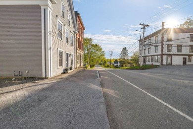 Seller offering 5K closing credit. Perfect opportunity to live - photo 49