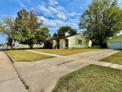 Red Rock Lake Townhome/Townhouse Sale Pending in Knoxville Iowa