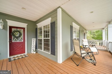 STUDIO APARTMENT ABOVE THE GARAGE. This is the kind of home that - photo 5