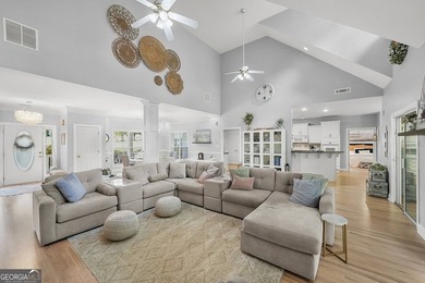 STUDIO APARTMENT ABOVE THE GARAGE. This is the kind of home that - photo 8