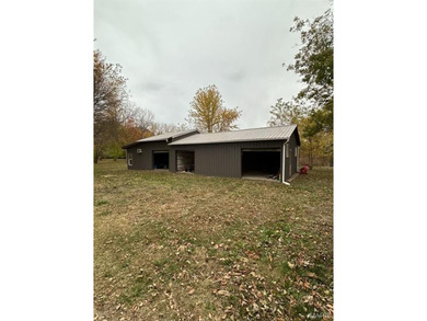 (private lake, pond, creek) Home For Sale in Litchfield Illinois