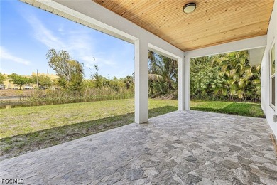 Waterfront living awaits at 1111 SW 5th Terrace, Cape Coral! - photo 3