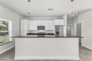 Waterfront living awaits at 1111 SW 5th Terrace, Cape Coral! - photo 8
