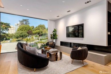 A rare offering - a modern architectural masterwork commanding - photo 17