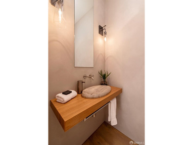 A rare offering - a modern architectural masterwork commanding - photo 21