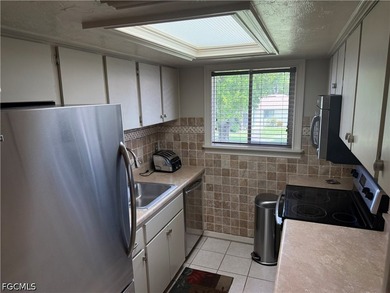 Fully Furnished Turn-Key 2 Bedroom, 2 Bath Condo in Prime South - photo 5