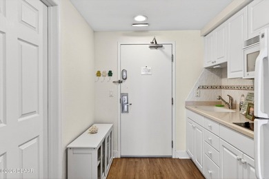 Brand new to the market and never rented, this turnkey, fully - photo 4