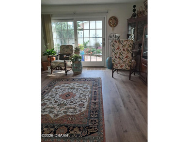 Welcome to this stunning turnkey townhome that has been - photo 4