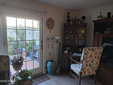Welcome to this stunning turnkey townhome that has been - photo 7