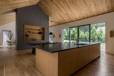 Brand new in one of Shelter Island's premier enclaves along - photo 9
