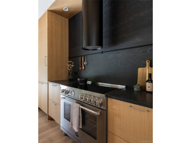 Brand new in one of Shelter Island's premier enclaves along - photo 10