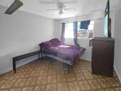 2/1 each side CBS Duplex with easy access to US 1 and downtown - photo 9