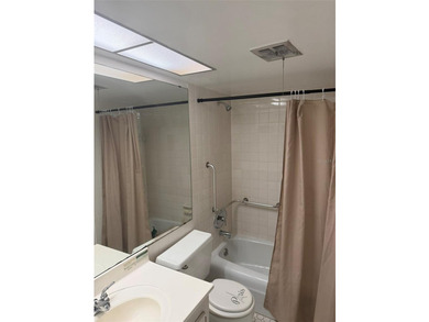 Enjoy carefree Florida living in this well-maintained 2-bedroom - photo 6