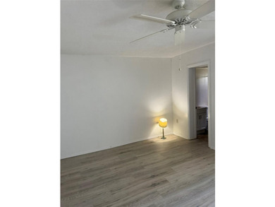 Enjoy carefree Florida living in this well-maintained 2-bedroom - photo 8