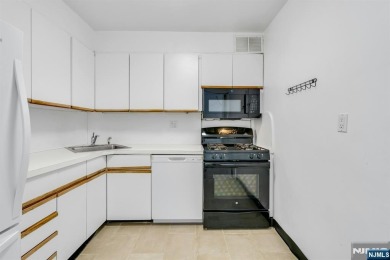 A blank canvas on which to paint your own story. Sunny and roomy