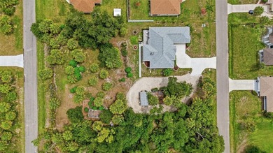 Custom-built home on 4 CLEARED LOTS with beautiful, manicured - photo 3