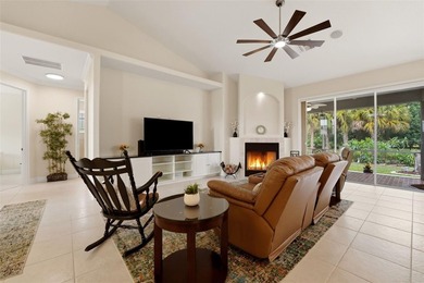 Custom-built home on 4 CLEARED LOTS with beautiful, manicured - photo 9