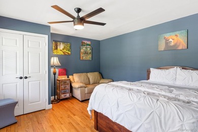 This warm and welcoming home offers a spacious layout with - photo 4