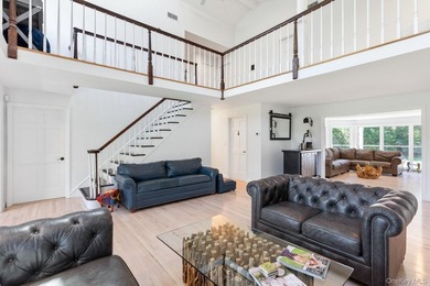 This warm and welcoming home offers a spacious layout with - photo 9