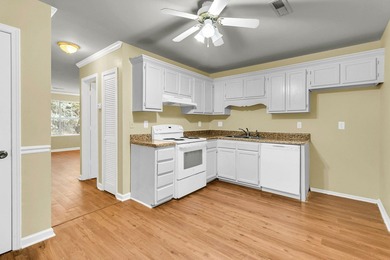 Welcome to your dream home! This beautifully renovated - photo 1