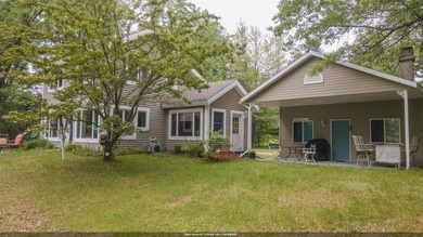 Selmer Lake Home For Sale in Iola Wisconsin