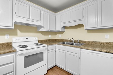 Welcome to your dream home! This beautifully renovated - photo 3