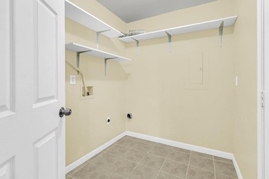 Welcome to your dream home! This beautifully renovated - photo 7