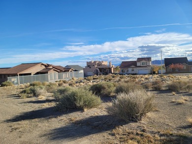Residential lot in the Fairway View neighborhood, positioned - photo 2