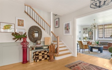 Exquisitely reimagined, this 3 or 4 bedroom single-family - photo 4