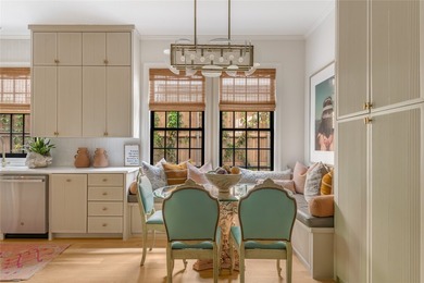 Exquisitely reimagined, this 3 or 4 bedroom single-family - photo 7