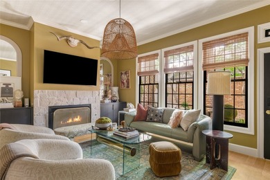 Exquisitely reimagined, this 3 or 4 bedroom single-family - photo 8