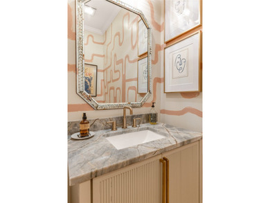 Exquisitely reimagined, this 3 or 4 bedroom single-family - photo 10