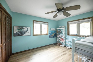 Rare Opportunity to own Lakefront Living on 5 flat, quiet & - photo 10