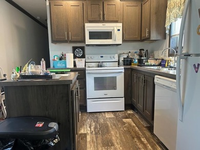 One owner move-in ready 2021 Eagle River Chesapeake 2 bedroom 1 - photo 55