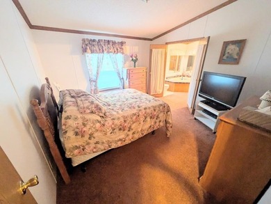 Welcome to this spacious one level ranch, manufactured home - photo 9