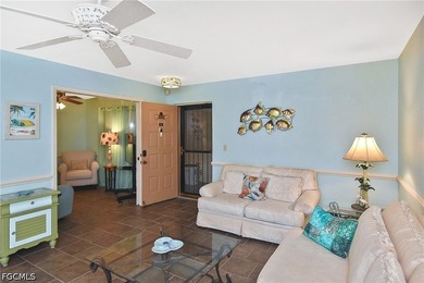 FIRST FLOOR- unit 2 Two bedroom plus a den being sold TURNKEY - photo 2