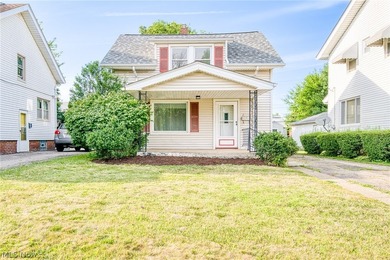 Move-in ready. Fresh updates. Prime location. This one feels - photo 2
