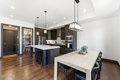 Discover your ideal mountain retreat in this upgraded 3-bedroom - photo 13