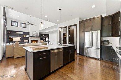 Discover your ideal mountain retreat in this upgraded 3-bedroom - photo 15