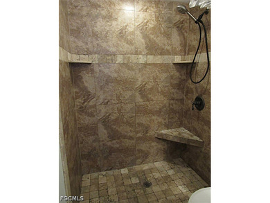 Welcome to this beautifully upgraded 2-bedroom, 2-bathroom - photo 6