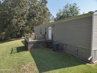 Welcome to 2077 Bethel Church Road in Holcomb, Mississippi, a - photo 10