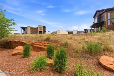 Discover your ideal mountain retreat in this upgraded 3-bedroom - photo 20