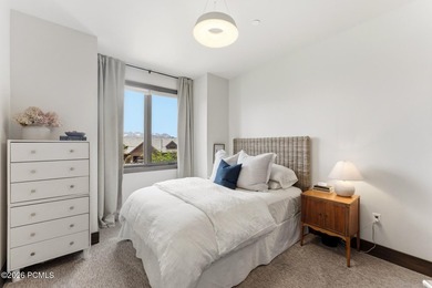 Discover your ideal mountain retreat in this upgraded 3-bedroom - photo 28