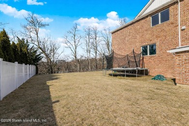 Huge TWO Family 6/6 detached in tranquil location on over 7000 - photo 33