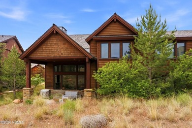 Discover your ideal mountain retreat in this upgraded 3-bedroom - photo 37