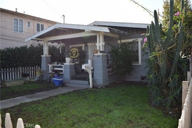 Three unit investment opportunity in Alamitos Beach, just - photo 2