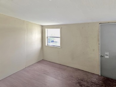 2/1 each side CBS duplex on a large and private lot! Occpied on - photo 4